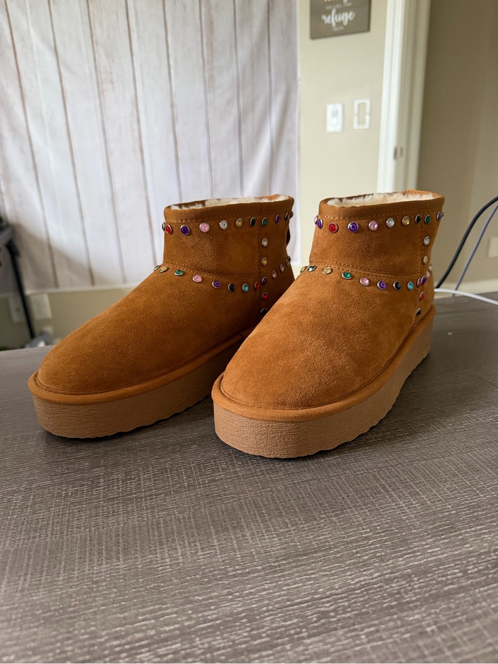 STEVE MADDEN New Chestnut Tan Comfy Suede Leather Booties Rhinestones Size 10